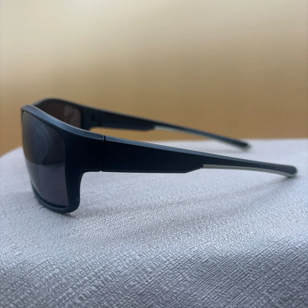 Chili's Polarized Sunglasses Men OS Black Excellent Gorpcore M72003 Pacific
